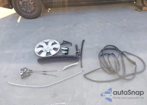 2008 Toyota Camry Le z USA, uszkodzony, nr VIN 4T4BE46K98R026497